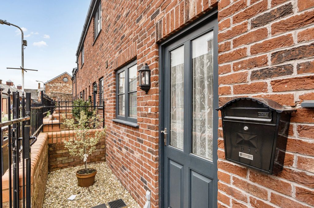 Property photo 1 of 23 1 - 1432812-1-69c2c14...