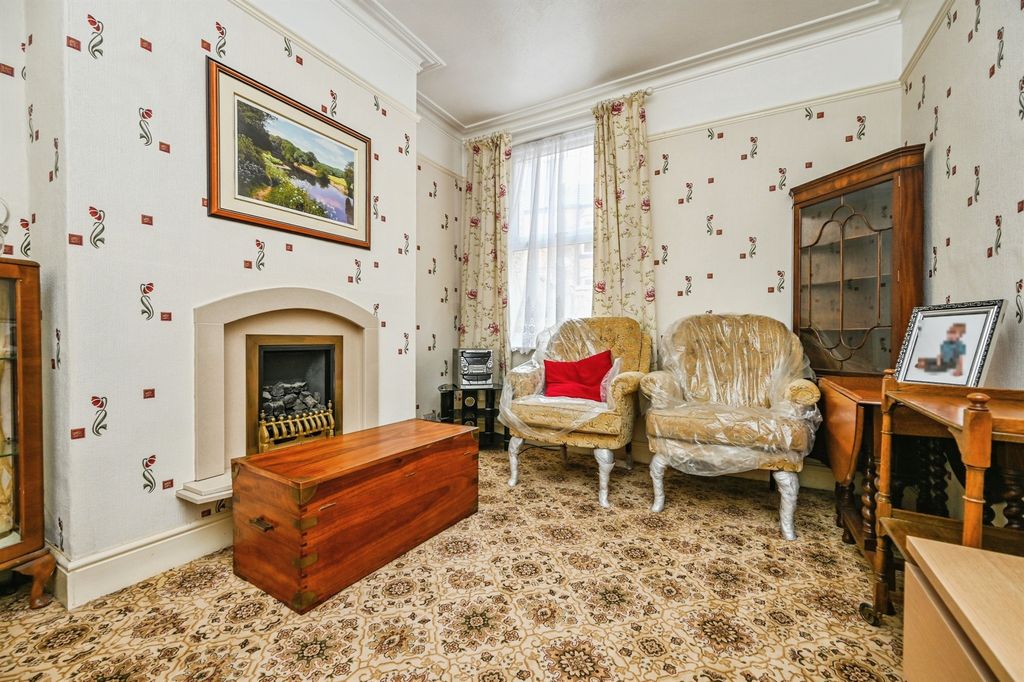 Property photo 3 of 11
