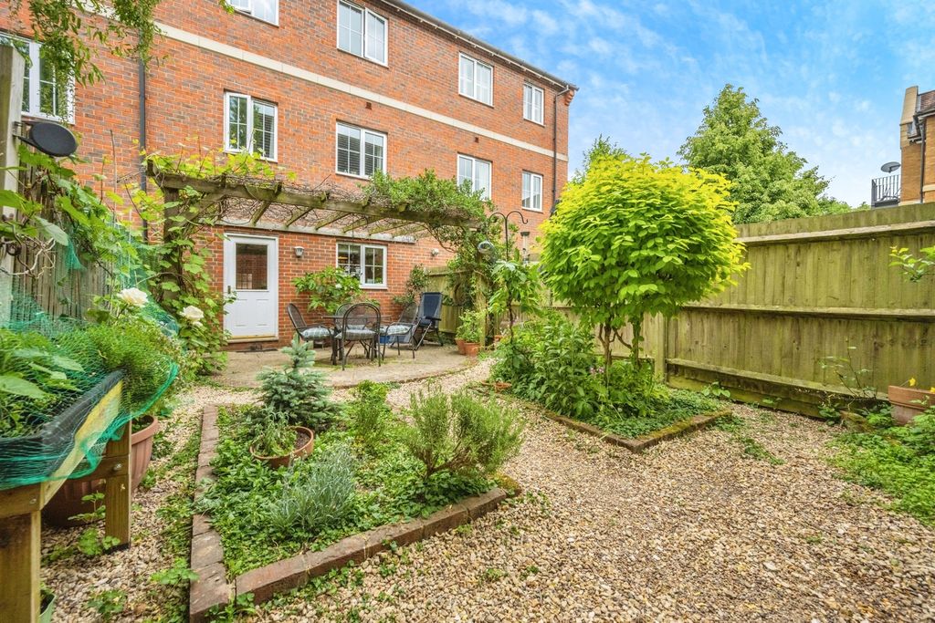 Property photo 1 of 23