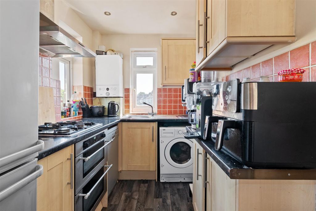 Property photo 2 of 17 Kitchen