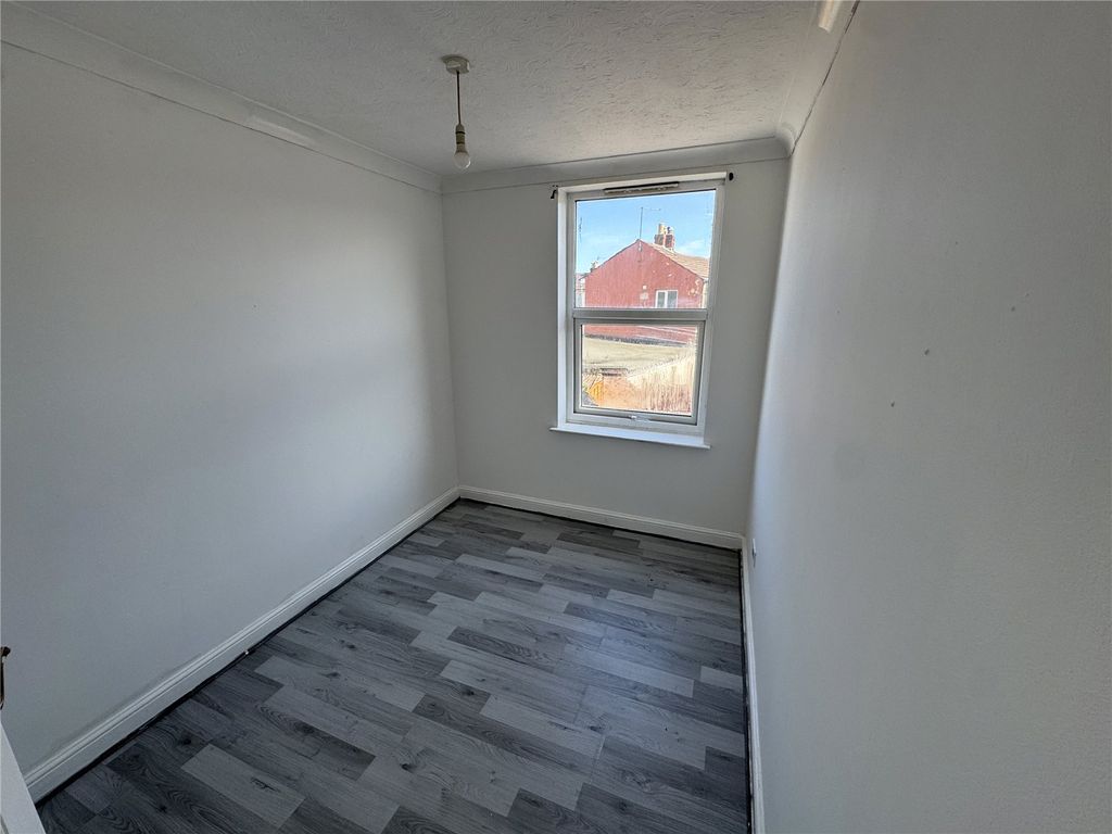 Property photo 2 of 11 Picture No. 23