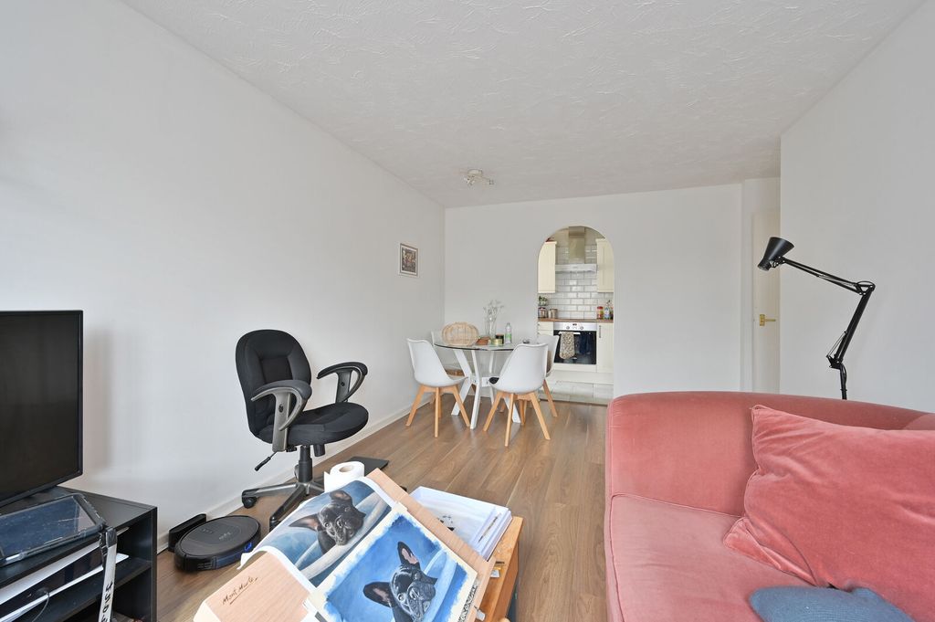 Property photo 3 of 8