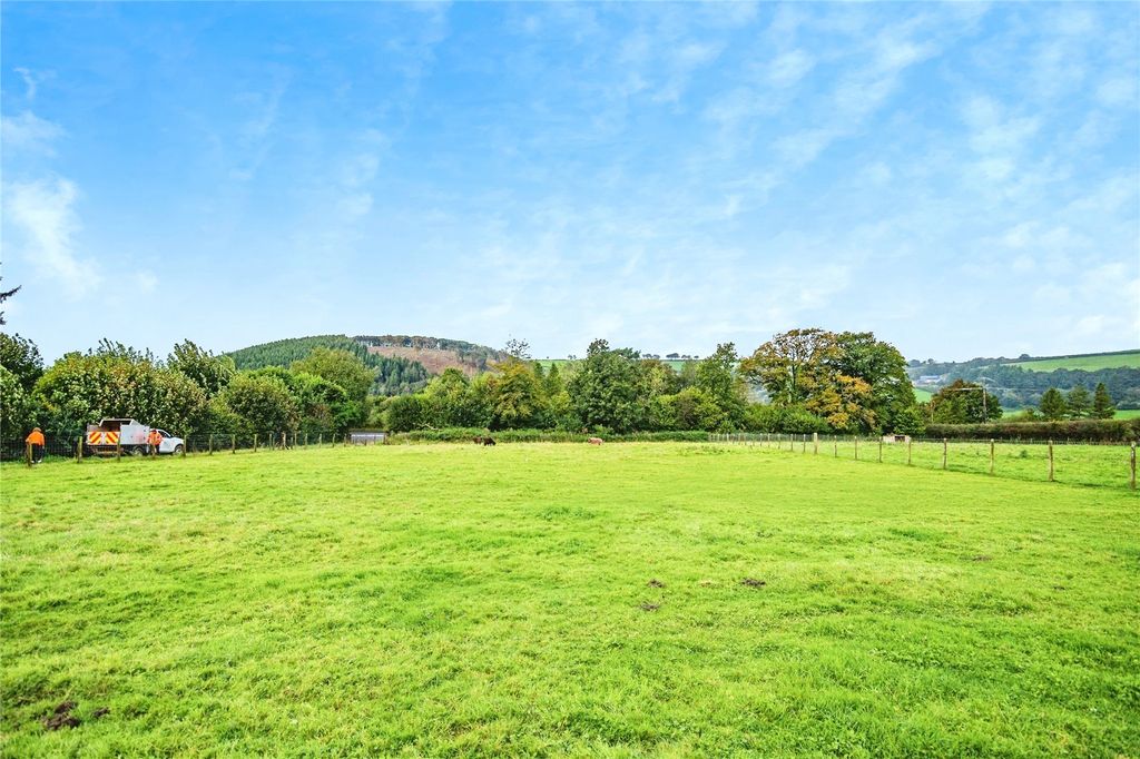 Property photo 2 of 27 Picture No. 02