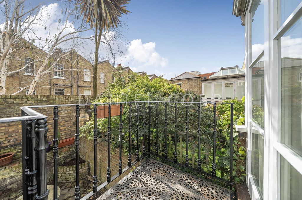 Property photo 3 of 19