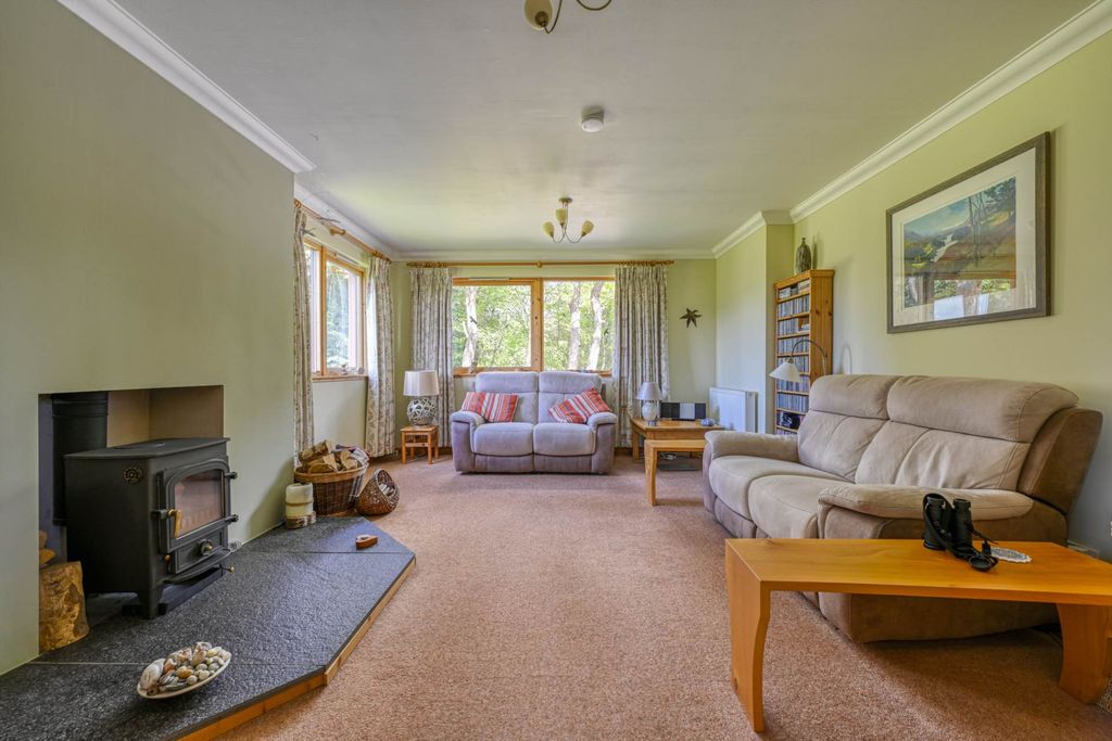 Property photo 3 of 28