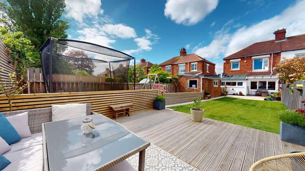 Property photo 2 of 32 4956095
