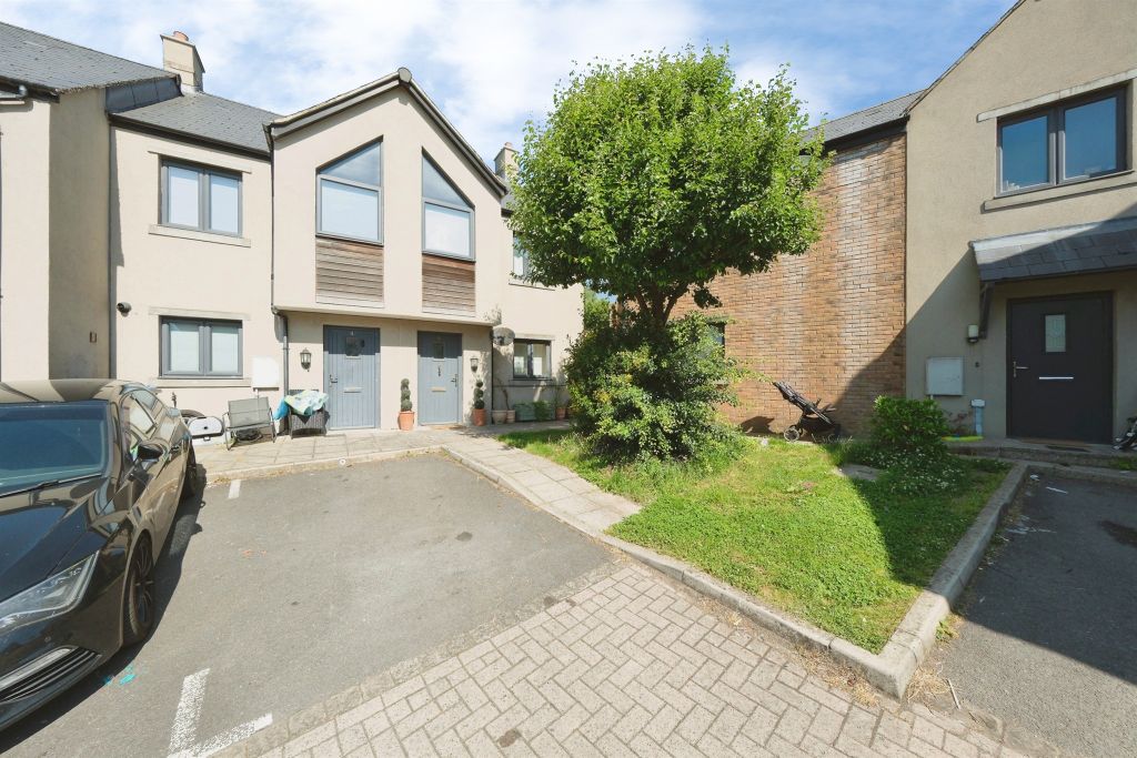 Property photo 1 of 18