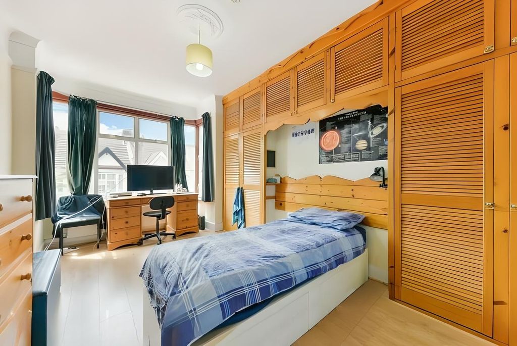 Property photo 3 of 8