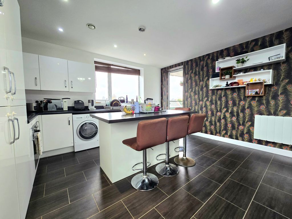 Property photo 3 of 12 6