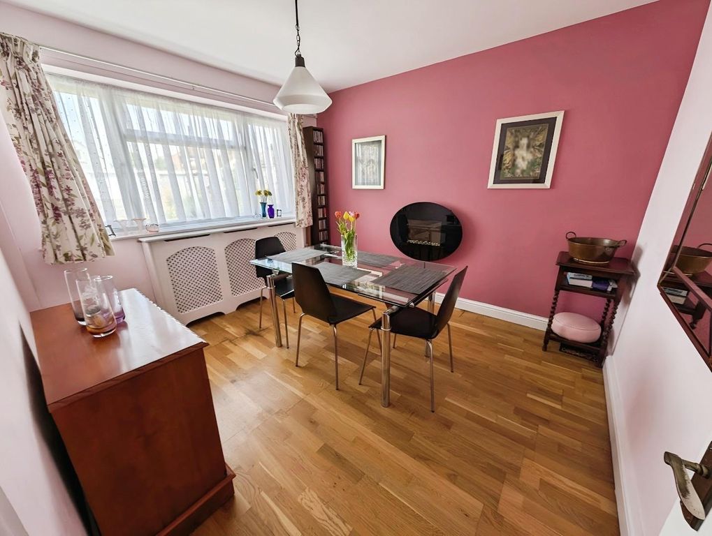 Property photo 3 of 16 4B2Fd91d-Dining 20Room.Jpg