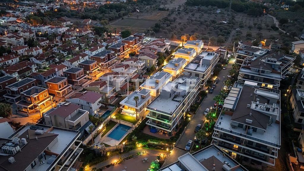 Property photo 2 of 45