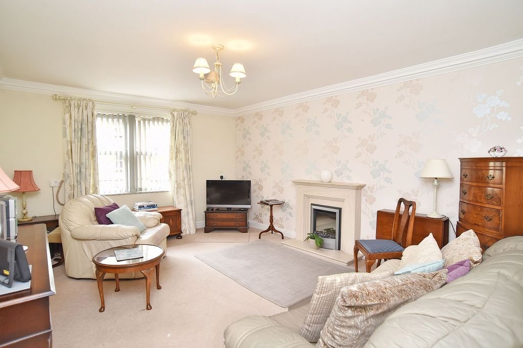 Property photo 3 of 14