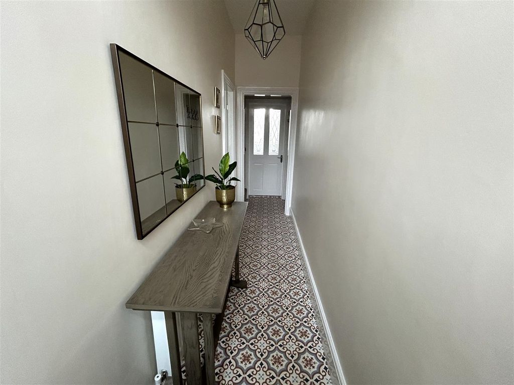 Property photo 2 of 9 Entrance Hallway