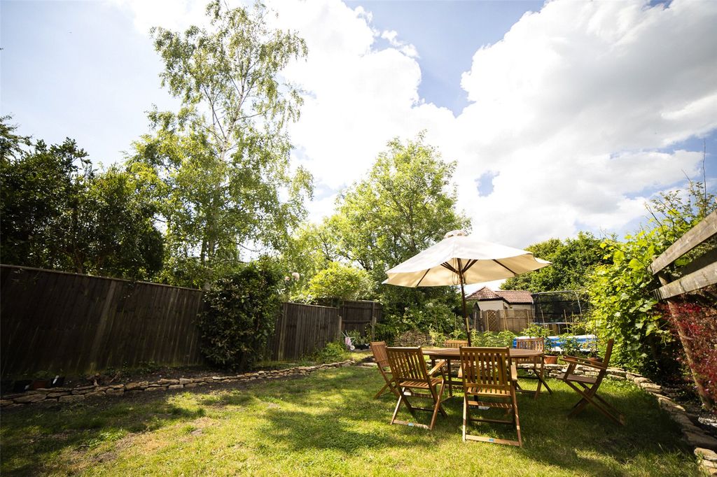 Property photo 2 of 27 Picture No. 70