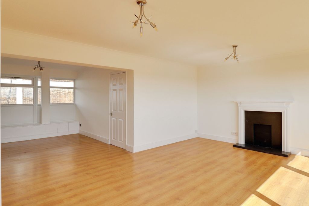 Property photo 2 of 9 2