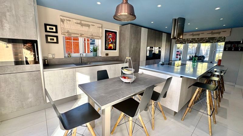 Property photo 3 of 27 Photo 3