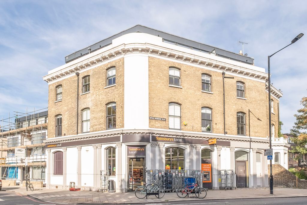 Property photo 2 of 10