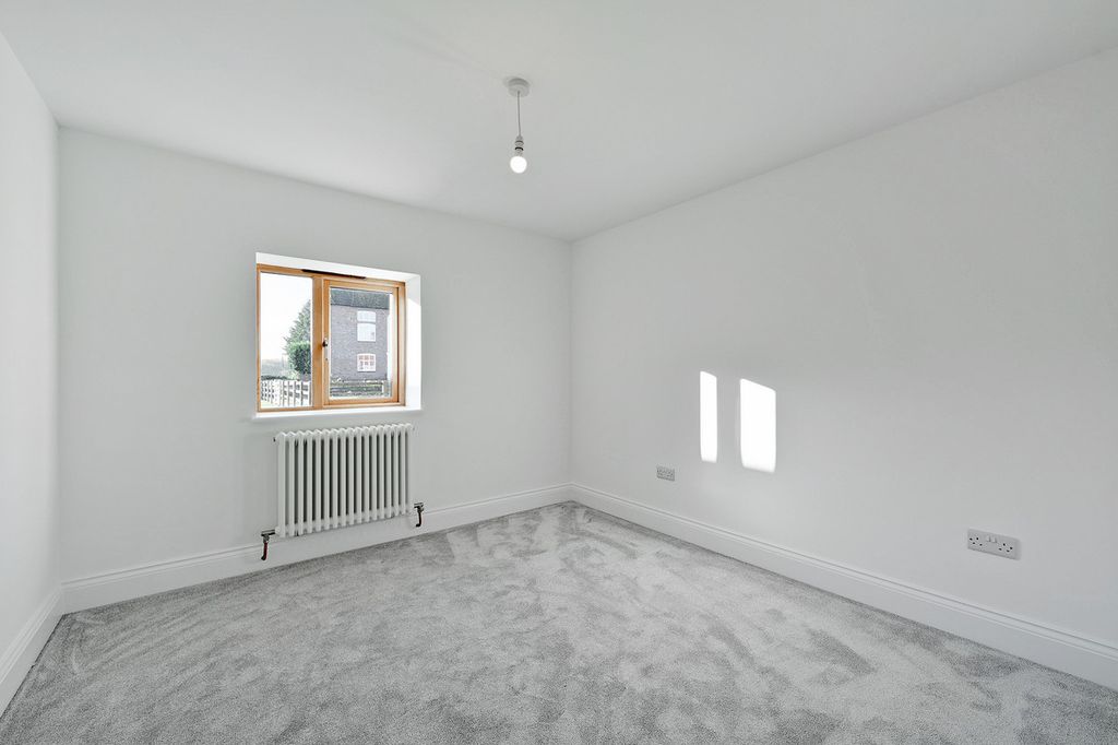 Additional image 12 of 4 bed barn conversion to rentLong Green, Tewkesbury GL19