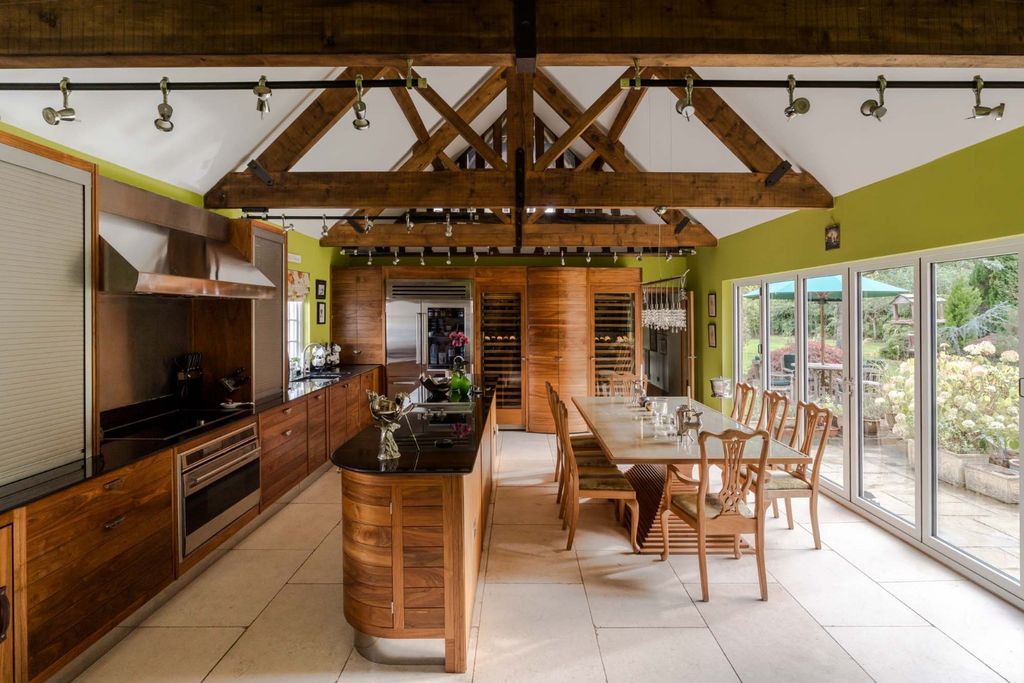 Property photo 3 of 41