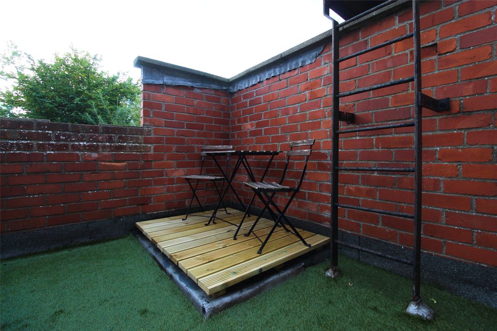 Property photo 2 of 10 Terrece