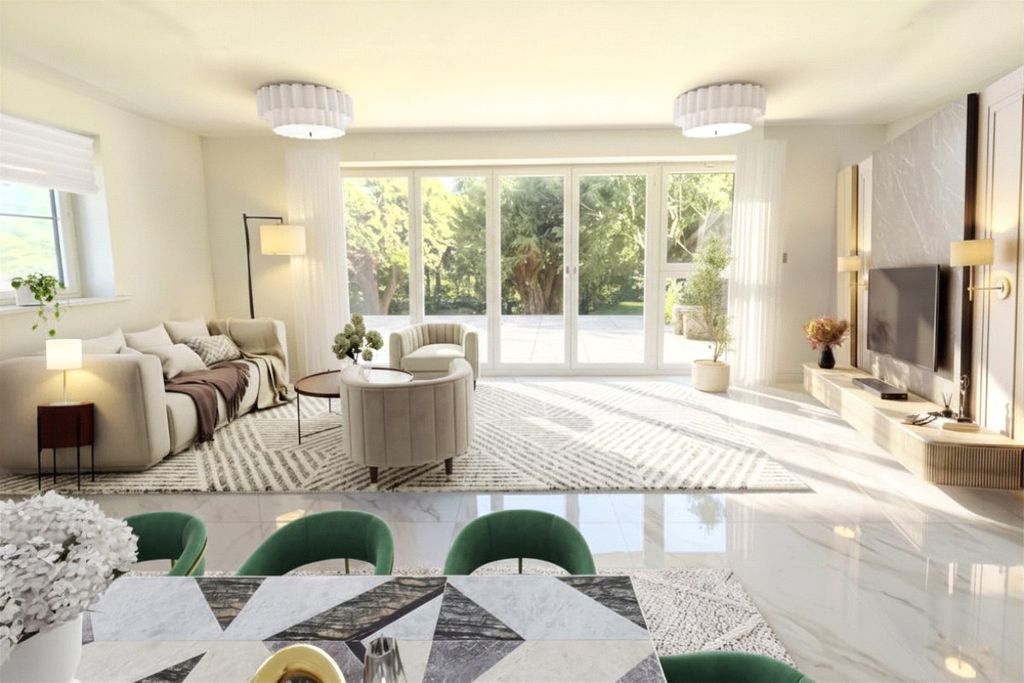 Property photo 3 of 17 Dining/Family Area