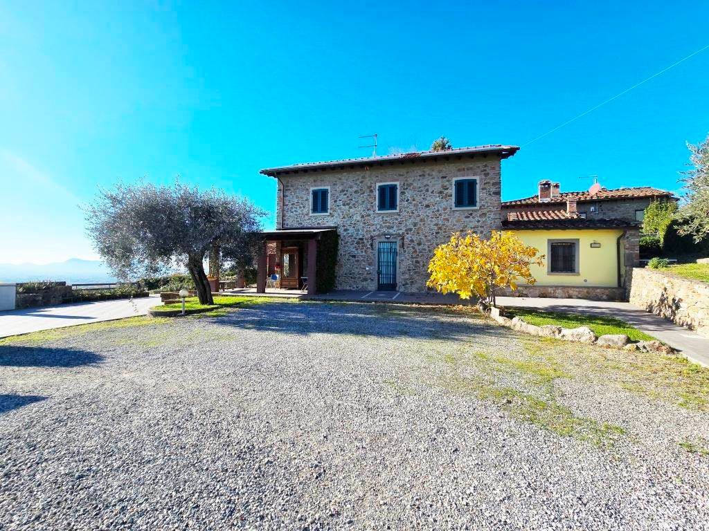 Property photo 2 of 30
