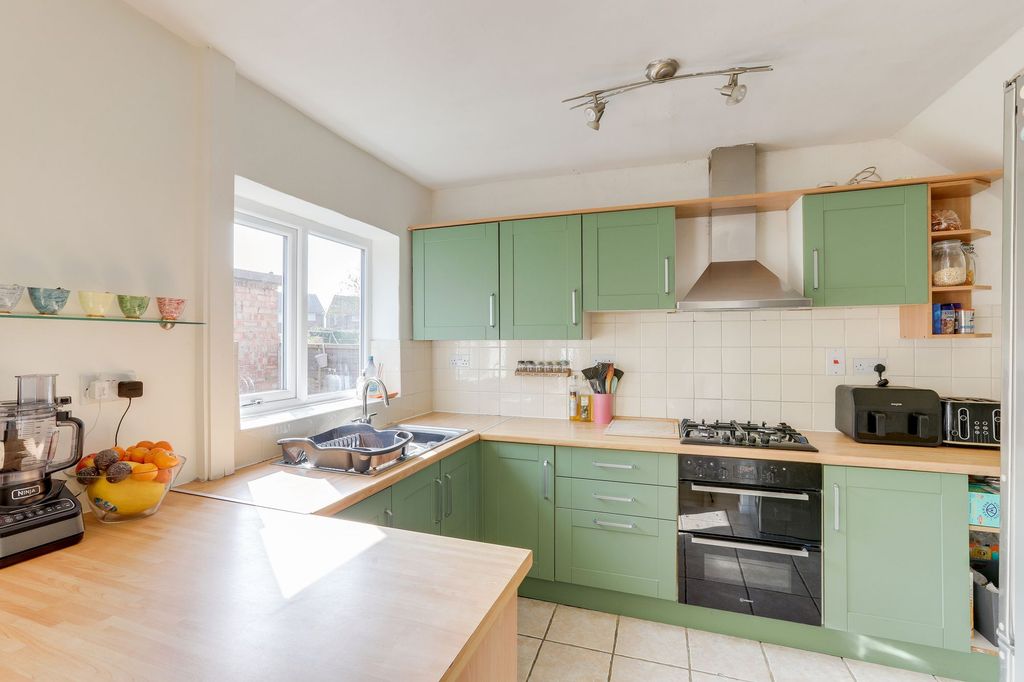 Property photo 3 of 20