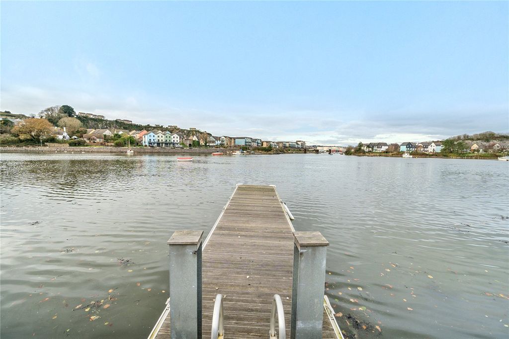 Property photo 2 of 24 Picture No. 20