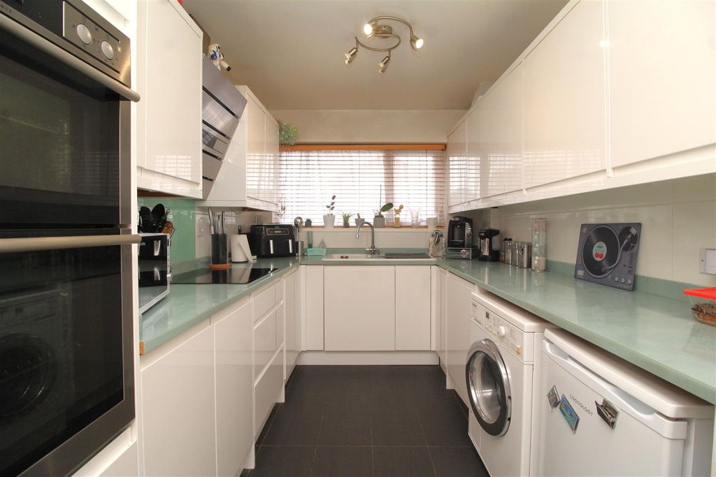 Property photo 2 of 13 Kitchen 1.Jpg