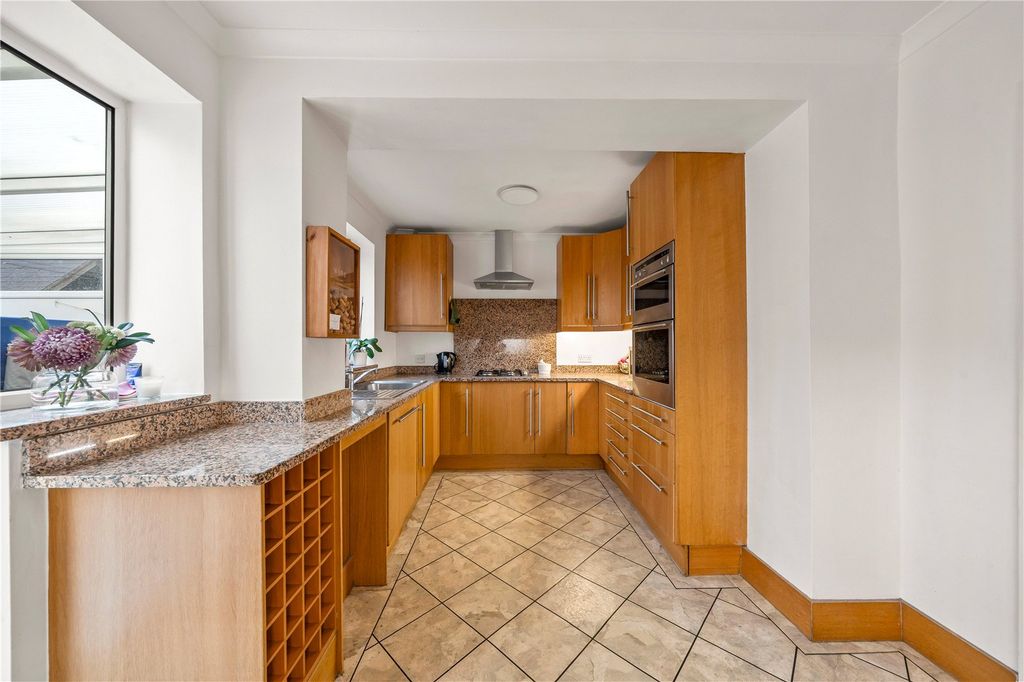 Property photo 3 of 13 Picture No. 26