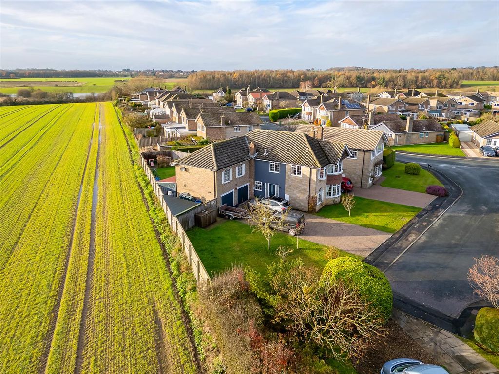 Property photo 2 of 24