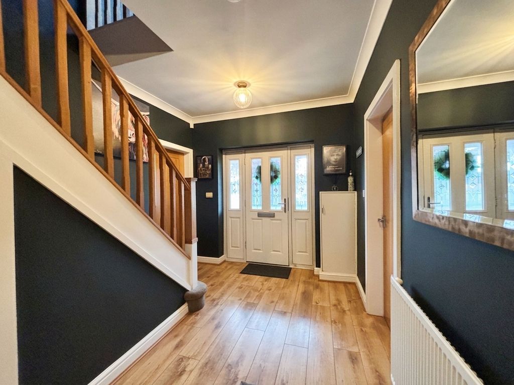 Property photo 2 of 30