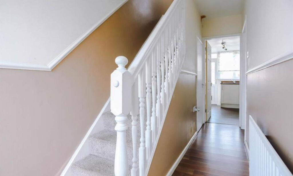 Property photo 2 of 21 Hallway