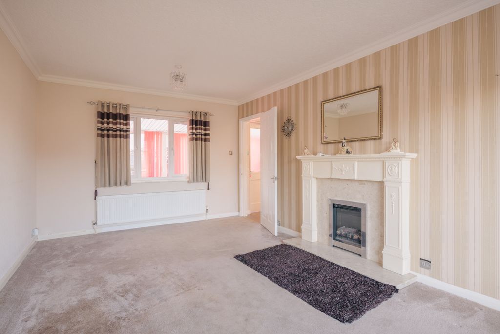 Property photo 3 of 23