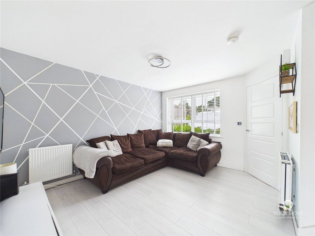Property photo 2 of 10 Picture No. 12