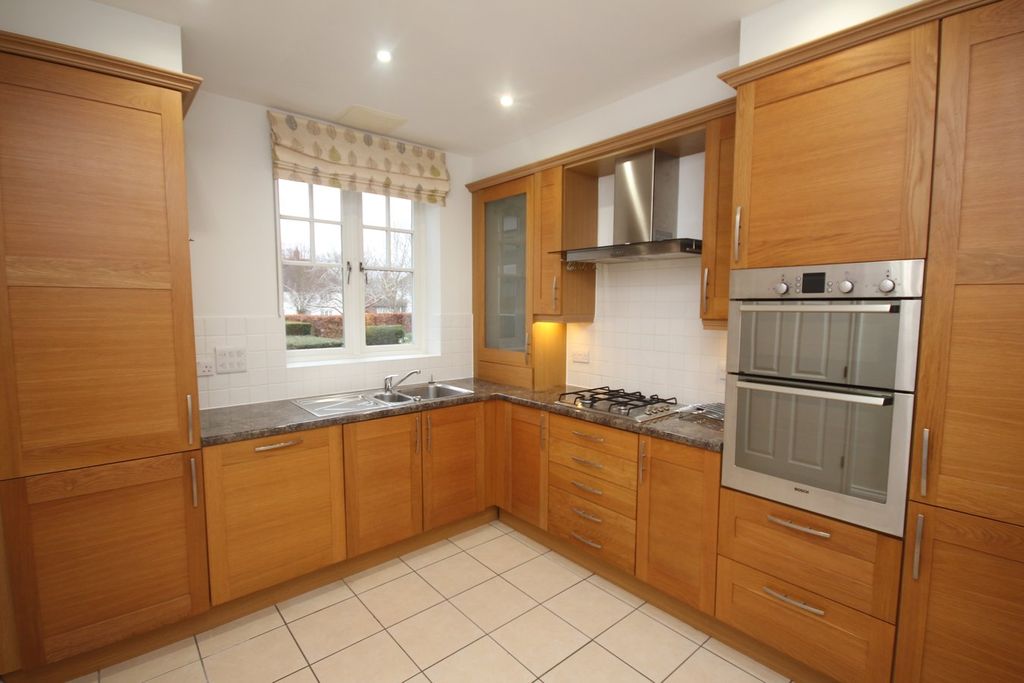 Property photo 2 of 21