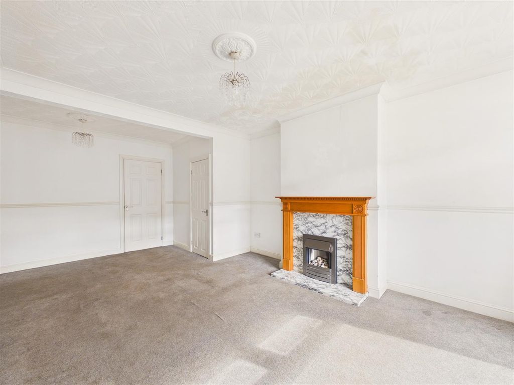 Property photo 2 of 12 Cam05451G0-Pr0164-Still006.Jpg