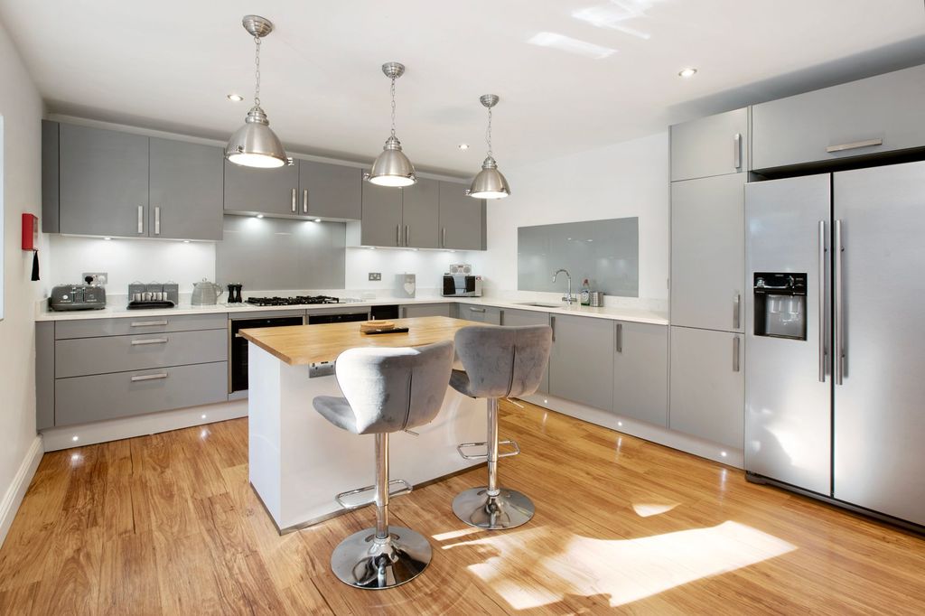 Property photo 3 of 15 Kitchen/Diner