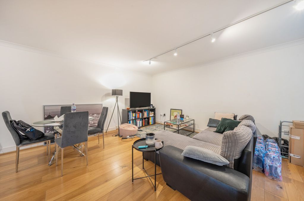 Property photo 3 of 19