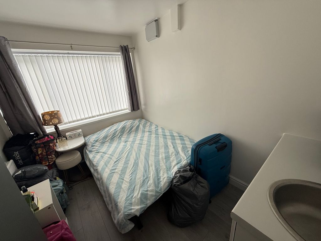 Property photo 1 of 3