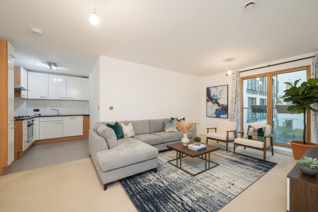 Property photo 2 of 8