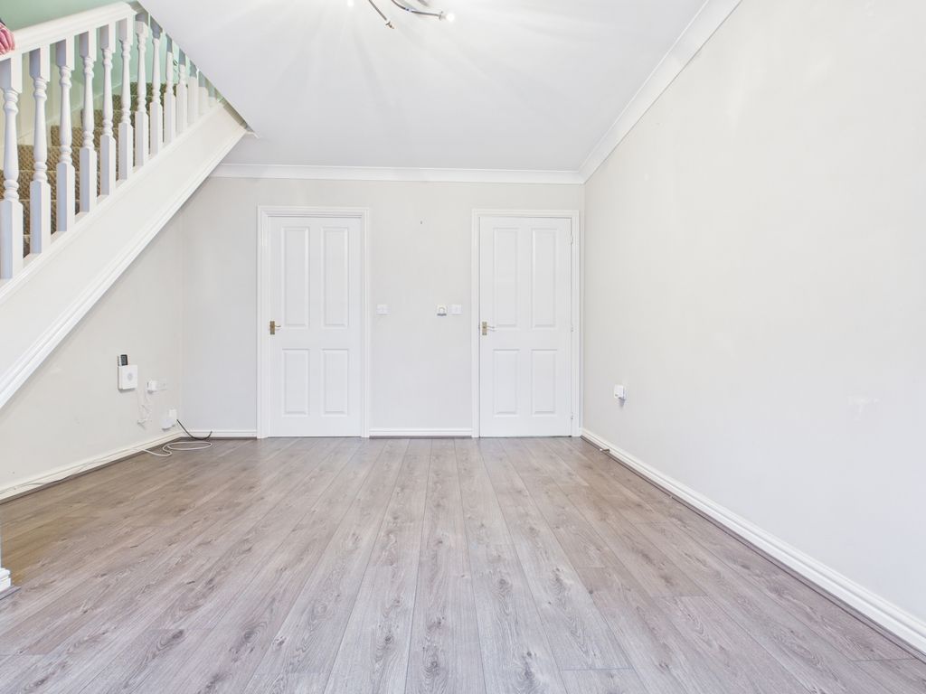 Property photo 3 of 11 Cam03729G0-Pr0175-Still007