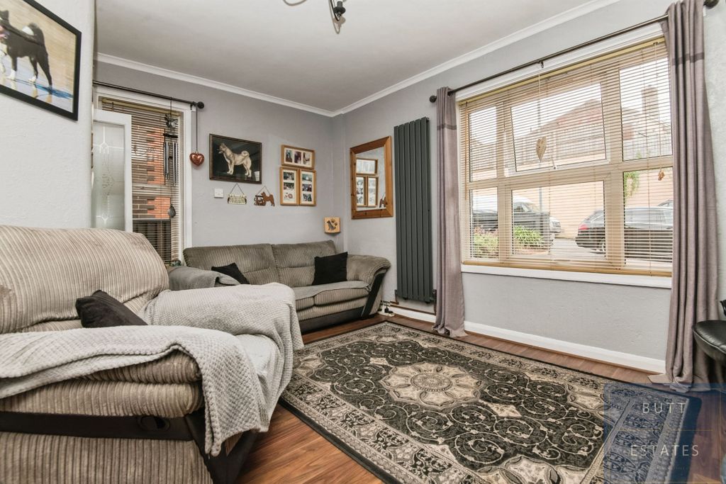 Property photo 3 of 13
