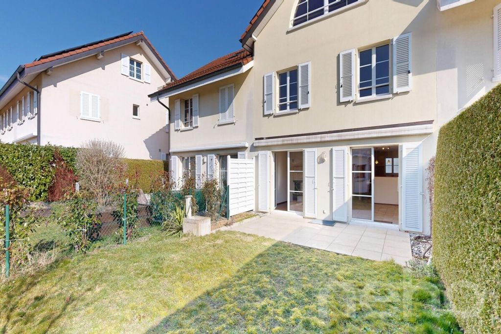 Property photo 2 of 12