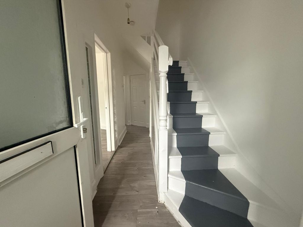 Property photo 3 of 38