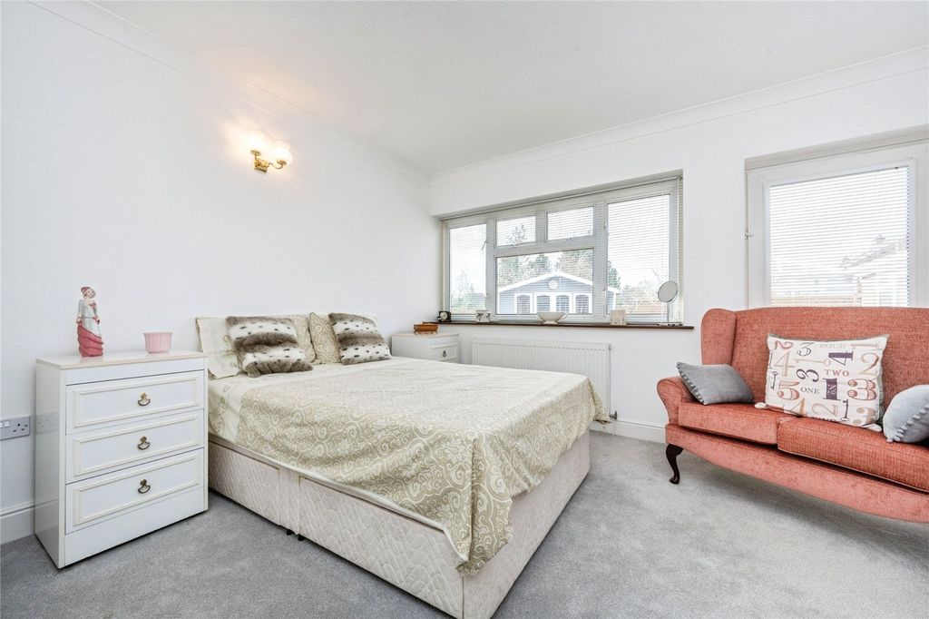 Additional image 17 of 3 bed bungalow for salePoplar Close, Leighton Buzzard, Bedfordshire LU7