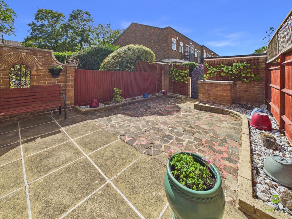 Property photo 2 of 17 Presented By Clinton At Ewemove Bexleyheath And Da