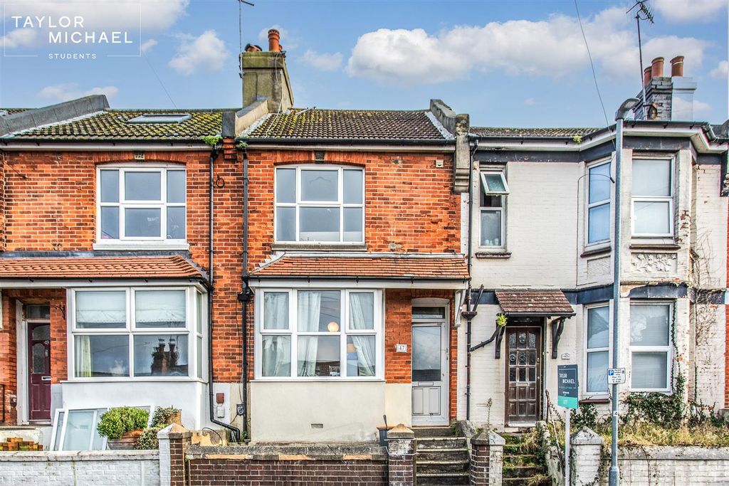 Property photo 1 of 13 Front