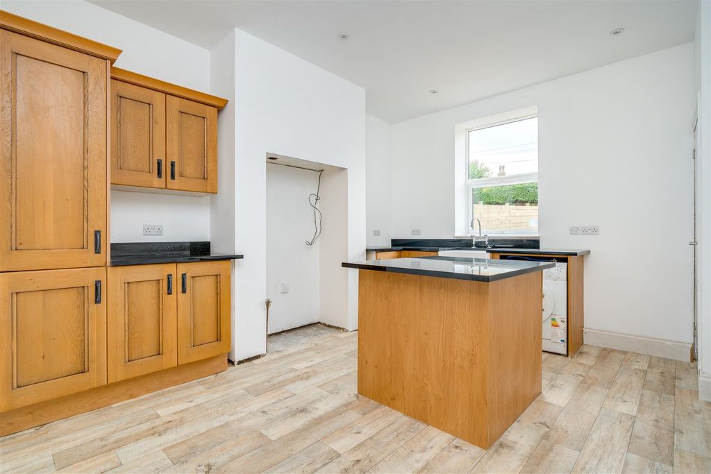 Property photo 1 of 19 32 St James Street-14.Jpg