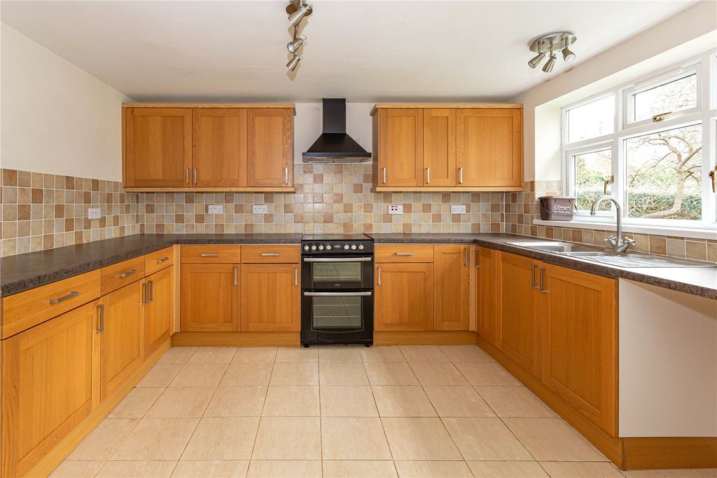 Property photo 2 of 14 Picture No. 08